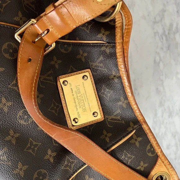 Louis Vuitton Galliera PM Monogram Shoulder Hobo Bag circa 2009 (Miami FL store) - Picture 15 of 15